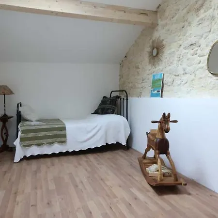 Holiday home Clos De Malnon Montagne (Gironde)